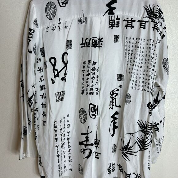 Soft Surroundings Vintage Asian Print Button Down Blouse White Black size large - Picture 9 of 9